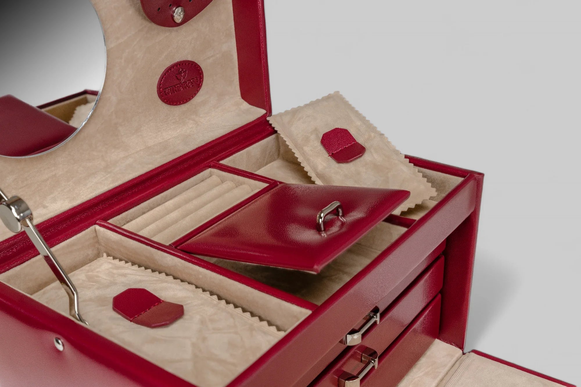 Merino / red jewelry case
