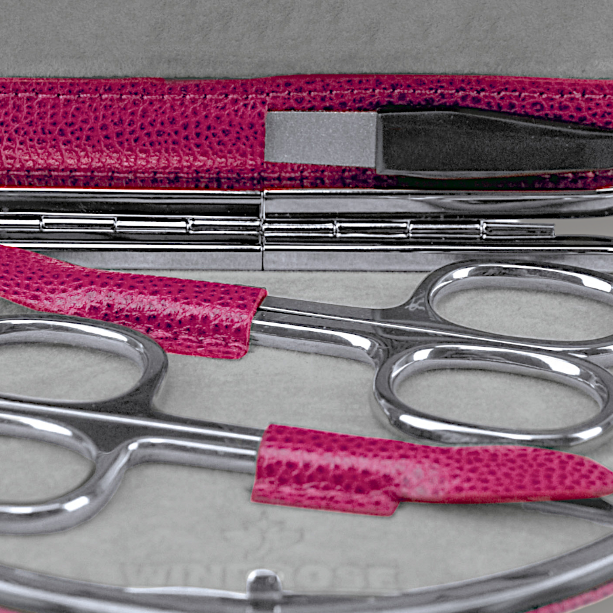 5-delige manicurekoffer Beluga / Berry (leer)