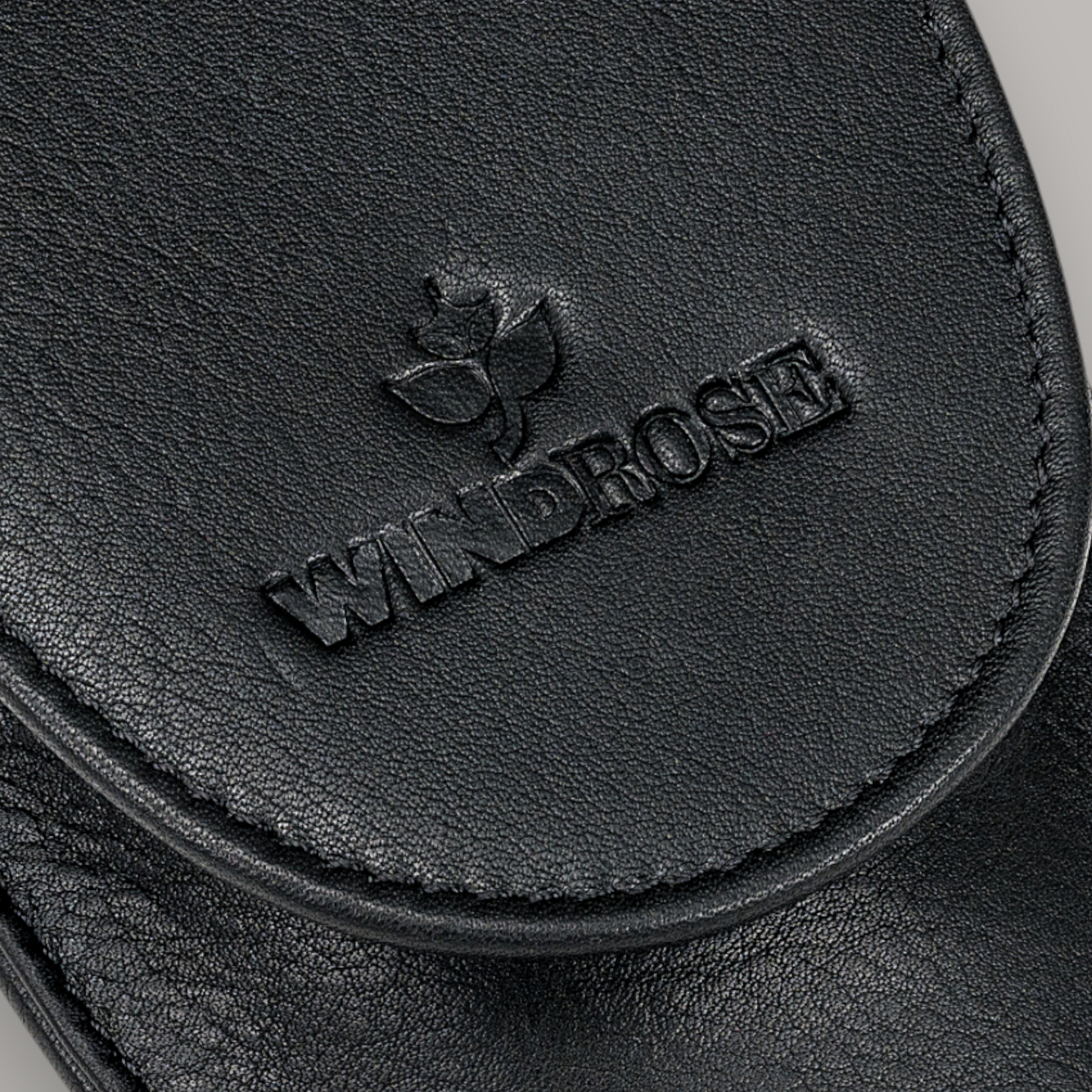 Estuche de manicura de 4 piezas napa / negro (cuero vacuno completo)