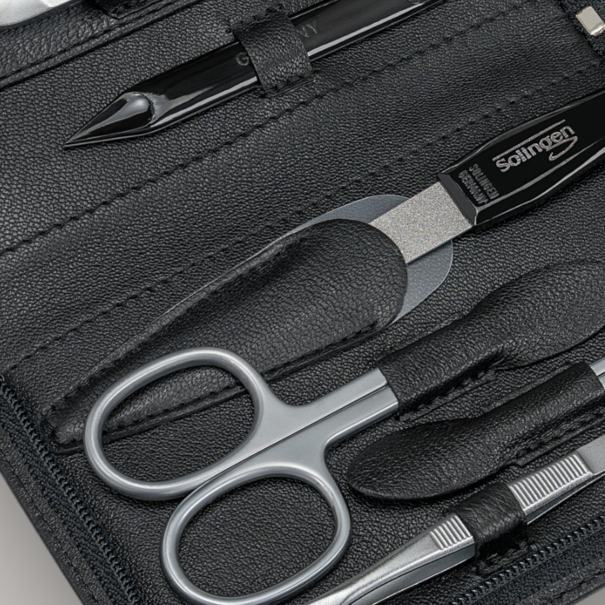 Trousse de manucure 7 pièces Nappa / noir (cuir de vachette pleine fleur)